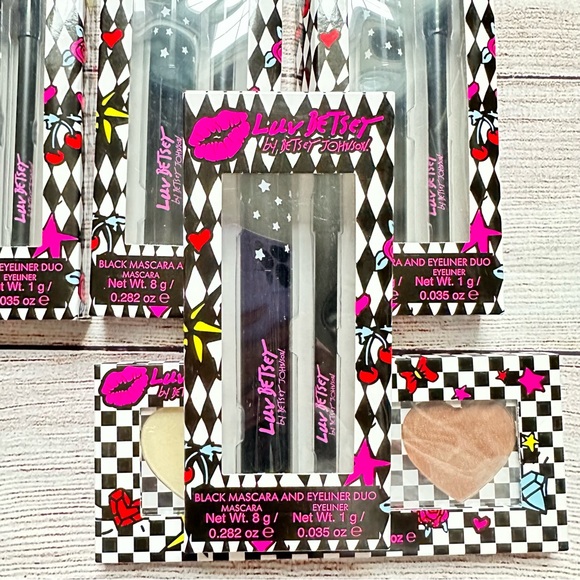 Luv Betsey by Betsey Johnson Makeup Lot NEW - Picture 2 of 3